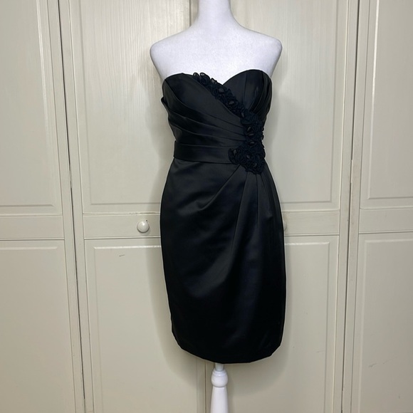 VINEYARD COLLECTION Women’s Black Ruched Side Ruffle Detail Formal Dress Size 8 - Picture 1 of 9